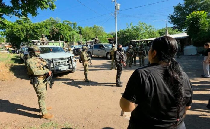 Caen siete presuntos integrantes del entorno de Carlitos Rugrats; aseguran armas, drogas y vehículos en Sinaloa