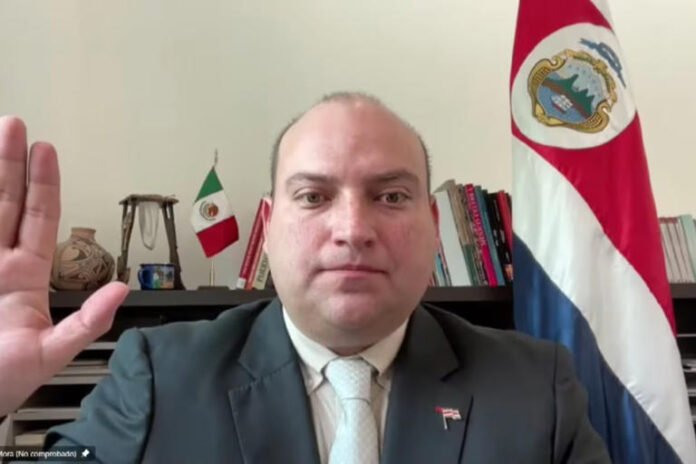Costa Rica destituye a su embajador en México y asegura que se enteró por la prensa