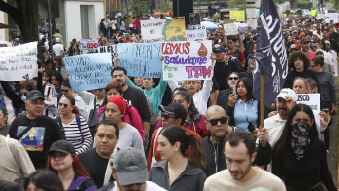 Segunda megamarcha en Jalisco reúne a miles de personas para exigir agua limpia y justicia por detenciones