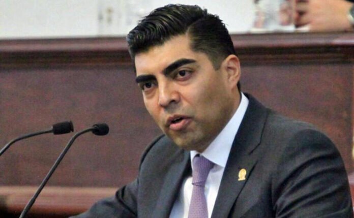 Carlos Candelaria deja la Secretaría de Economía y regresa a la Cámara de Diputados