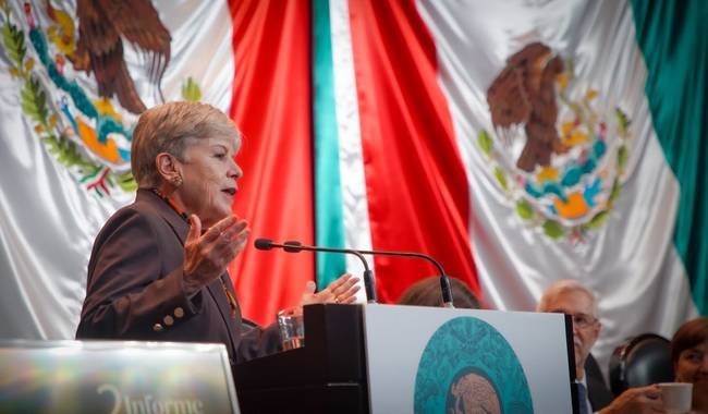Bárcena afirma que México deja atrás el extractivismo