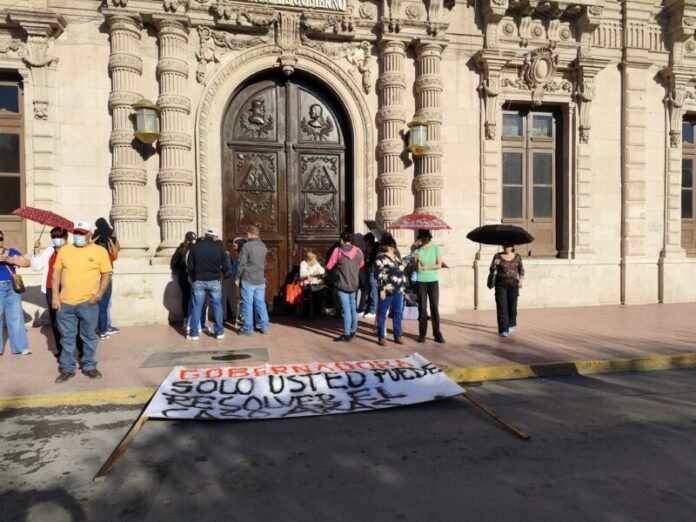 Toman Palacio de Gobierno afectados de Aras