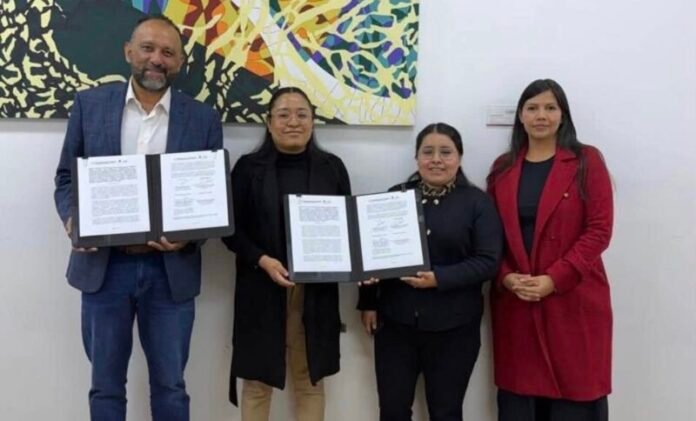 Firma Héctor Ortiz convenio con dependencia federal para la simplificación administrativa