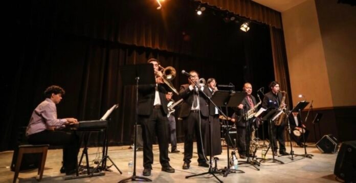 Fortunato Pérez y su banda cierran el Festival Internacional de Jazz con homenaje a su trayectoria