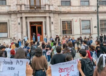 Frente Estudiantil UACH marcha contra condiciones de los planteles