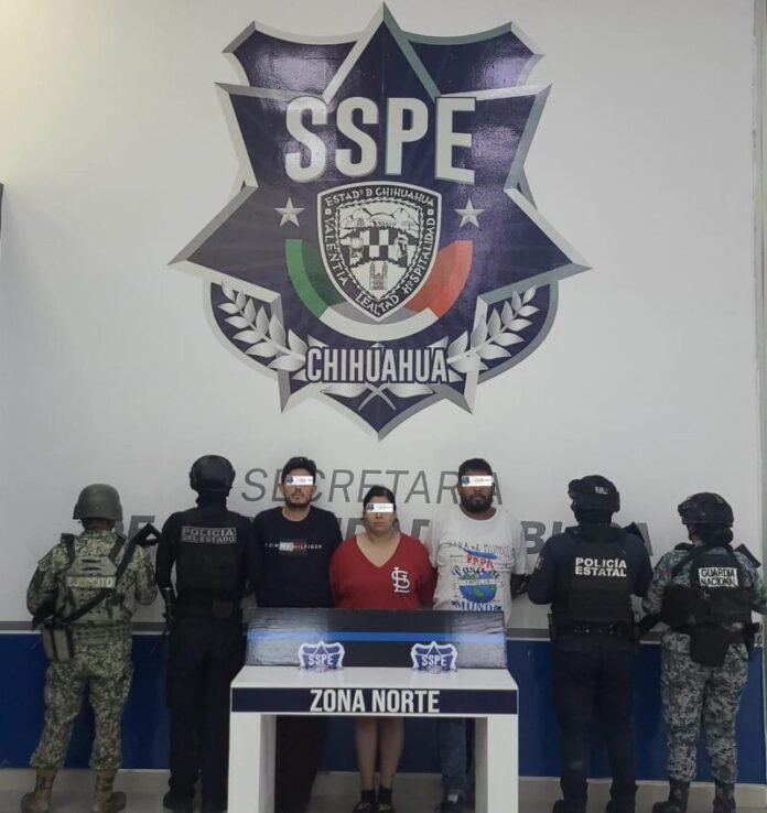 Detienen a tres personas y rescatan a 12 personas en Juárez