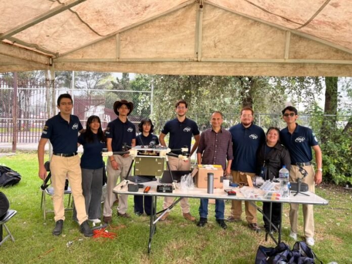 Estudiantes de la UACH compiten con dron propio en concurso nacional