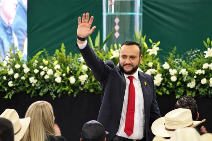 Arturo Medina presenta resultados de gestión ante más de 2 mil personas en Guachochi