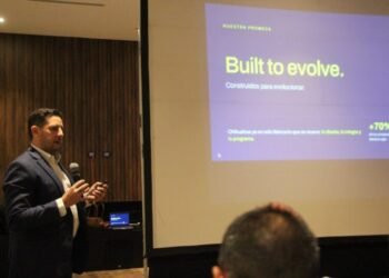 Clúster automotriz presenta nueva identidad y estrategia de diversificación industrial Clúster automotriz presenta nueva identidad y estrategia de diversificación industrial