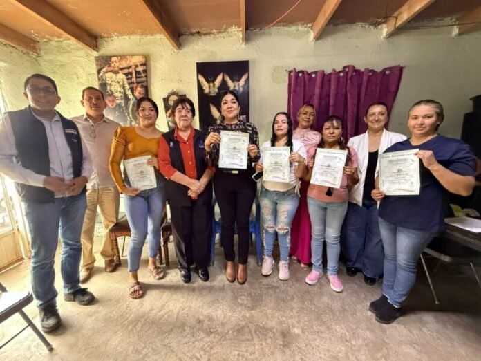 Concluyen con éxito curso de barbería gestionado a través de Casa de Enlace de Lupita Borruel