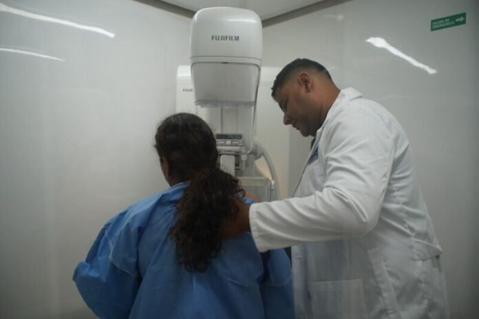 Refuerza Secretaría de Salud acciones para la detección oportuna del cáncer de mama