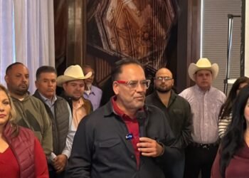Juan Carlos Loera pide imparcialidad y encuestas con testigos en elección de coordinadores Juan Carlos Loera pide imparcialidad y encuestas con testigos en elección de coordinadores