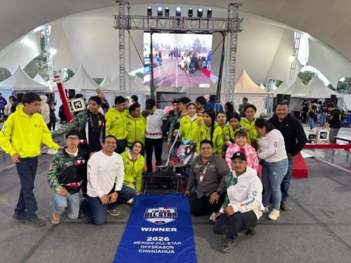 Jóvenes de Uruachi conquistan primer lugar en torneo de robótica