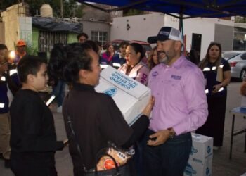 “Un solo Chihuahua»: Desarrollo Humano y Congreso acercan apoyos a la colonia Villa “Un solo Chihuahua»: Desarrollo Humano y Congreso acercan apoyos a la colonia Villa