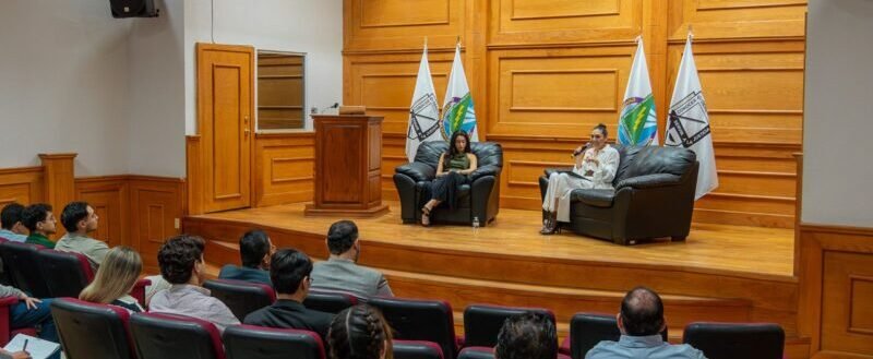Dialoga Yanko Durán Prieto con estudiantes de la UACH sobre los retos de la elección 2027