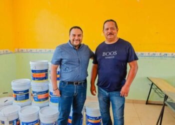Entregan materiales para mejorar la Primaria José Refugio Mar de la Rosa en Camargo Entregan materiales para mejorar la Primaria José Refugio Mar de la Rosa en Camargo