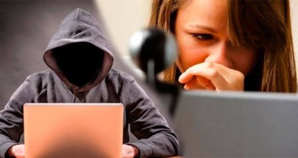 Buscan frenar acoso y amenazas en redes contra mujeres