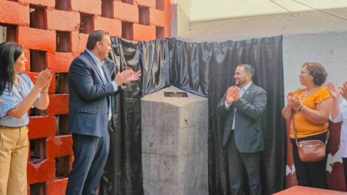 Jorge Aldana acompaña el arranque de los festejos por el 122 aniversario de la Primaria María de Jesús Bejarano 2040
