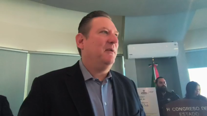 Olson cuestiona acusación federal contra César Jáuregui
