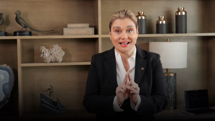 Maru Campos se deslinda del caso del exfiscal y respalda a la FGE