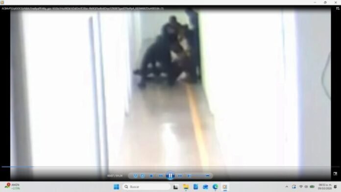 Exhiben nuevo video de policías procesales golpeando a reo que murió en Chihuahua